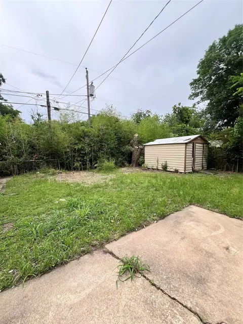 Exterior - 3136 Mckenzie Ave, Waco, TX 76708 photo 6 of 8