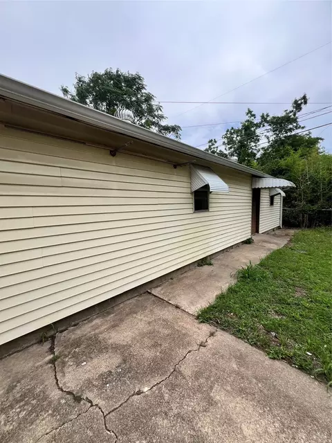 Exterior - 3136 Mckenzie Ave, Waco, TX 76708 photo 4 of 8