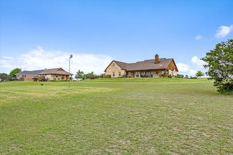 Exterior - 200 Ranchcrest Rd, Lorena, TX 76655 photo 11 of 14