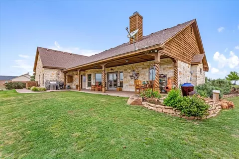 Exterior - 200 Ranchcrest Rd, Lorena, TX 76655 photo 5 of 14