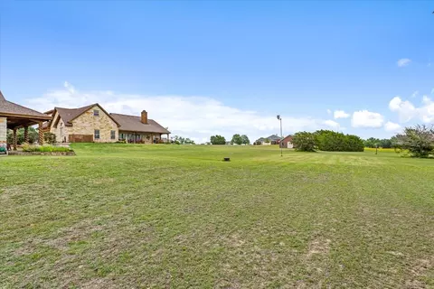 Exterior - 200 Ranchcrest Rd, Lorena, TX 76655 photo 7 of 14