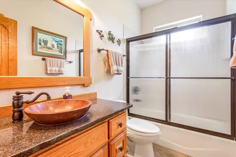 Bath - 200 Ranchcrest Rd, Lorena, TX 76655 photo 3 of 4