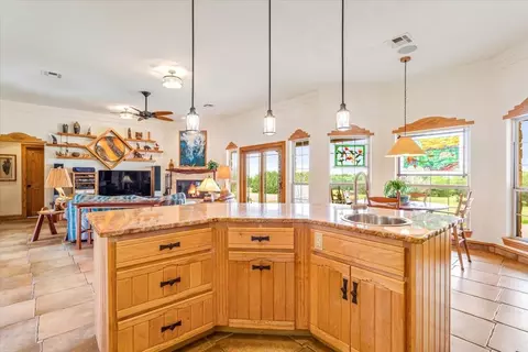 Kitchen - 200 Ranchcrest Rd, Lorena, TX 76655 photo 4 of 5