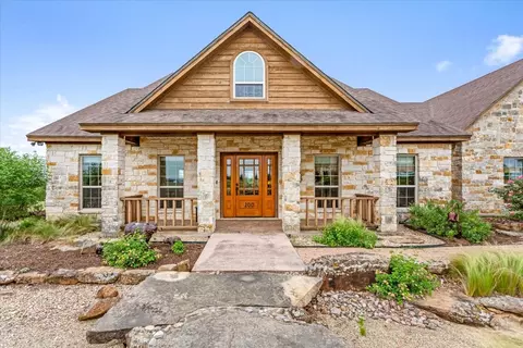 Exterior - 200 Ranchcrest Rd, Lorena, TX 76655 photo 2 of 14