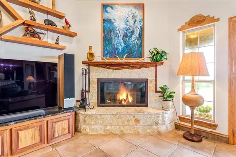 Living - 200 Ranchcrest Rd, Lorena, TX 76655 photo 2 of 3