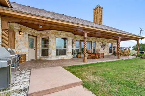 Exterior - 200 Ranchcrest Rd, Lorena, TX 76655 photo 4 of 14
