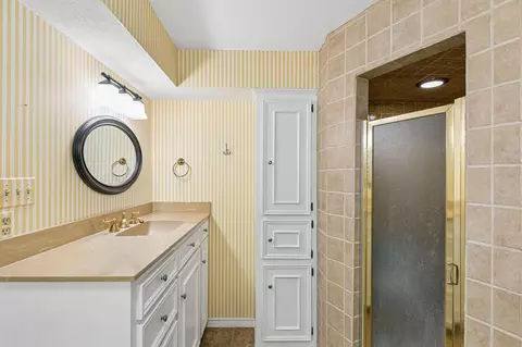 Bath - 5205 Dixie Cir, Sachse, TX 75048 photo 3 of 4