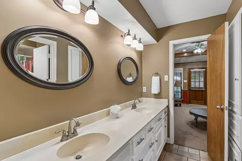 Bath - 5205 Dixie Cir, Sachse, TX 75048 photo 2 of 4