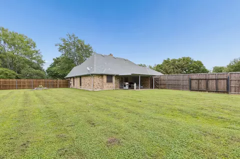 Exterior - 5205 Dixie Cir, Sachse, TX 75048 photo 8 of 11
