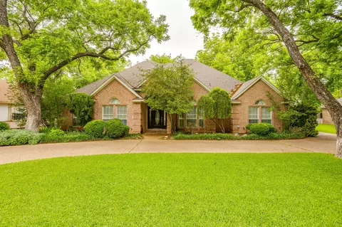 8707 S Monticello Cir, Granbury, TX 76049