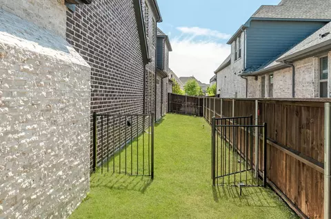 Exterior - 1405 Devonshire Dr, Celina, TX 75009 photo 8 of 10