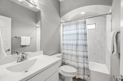 Bath - 1405 Devonshire Dr, Celina, TX 75009 photo 4 of 4