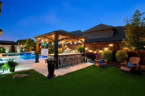 Exterior - 1405 Devonshire Dr, Celina, TX 75009 photo 2 of 10