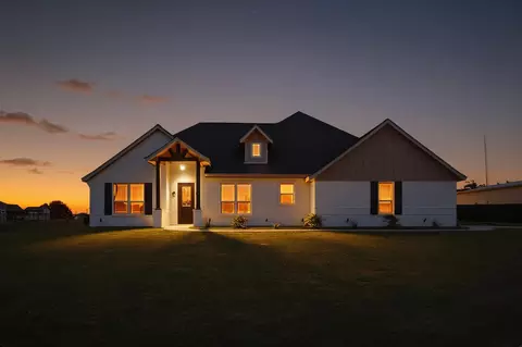 125 Remington Park Dr, Springtown, TX 76082