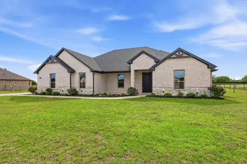 8190 Kassandra Dr, Sanger, TX 76266