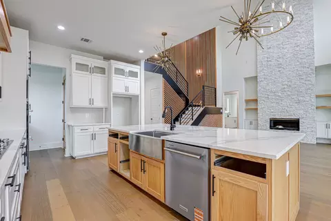 Kitchen - 208 Utopia Ct, Keller, TX 76248 photo 3 of 3