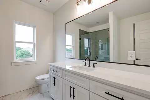Bath - 208 Utopia Ct, Keller, TX 76248 photo 5 of 5