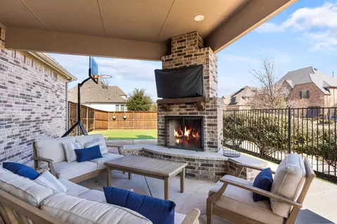 1898 Tumblegrass Rd, Frisco, TX 75033