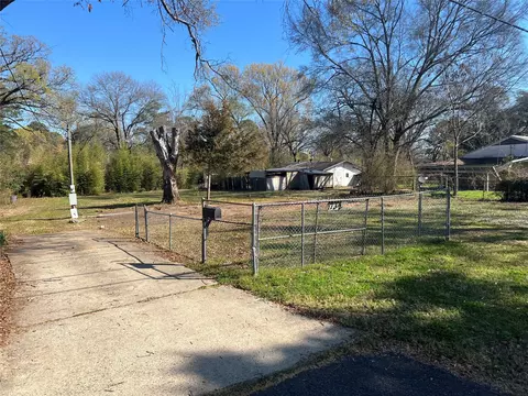 1732 Michel St, Shreveport, LA 71108