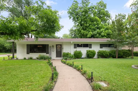 801 Waggoner Dr, Arlington, TX 76013