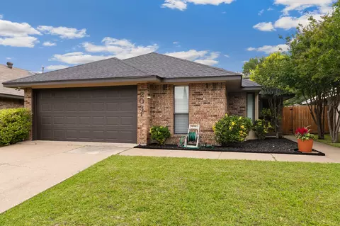 2031 Verlaine Dr, Carrollton, TX 75007