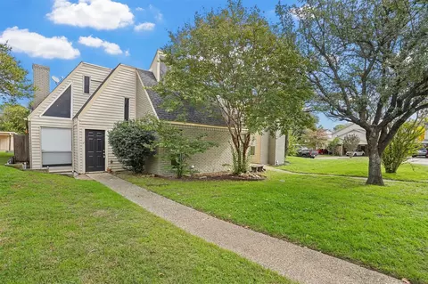 2156 Fleur De Lis Ct, Arlington, TX 76012