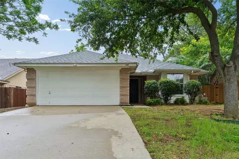 428 Caviness Dr, Grapevine, TX 76051