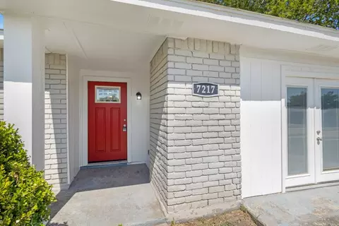 7217 Knight Dr, The Colony, TX 75056