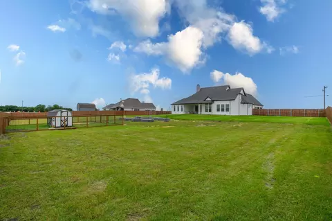 Exterior - 16833 Chapel Rd, Lorena, TX 76655 photo 4 of 5