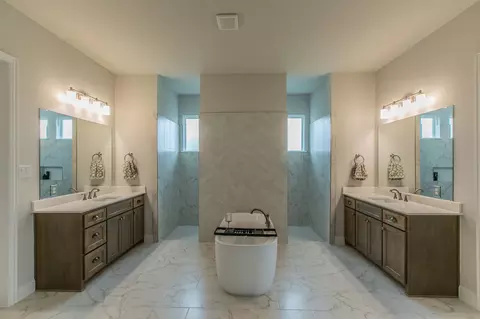 Bath - 16833 Chapel Rd, Lorena, TX 76655 photo 1 of 8