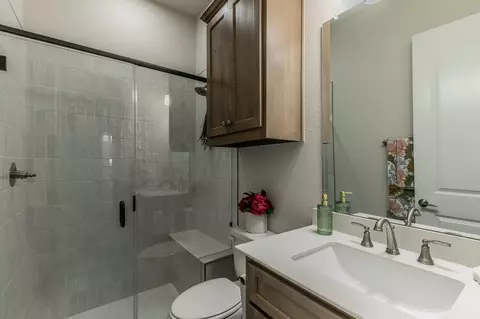 Bath - 16833 Chapel Rd, Lorena, TX 76655 photo 4 of 8