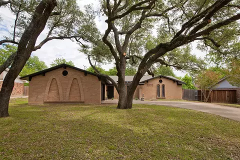 3905 Sundown Dr, Benbrook, TX 76116