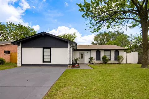 1330 Willowbrook St, Lancaster, TX 75134
