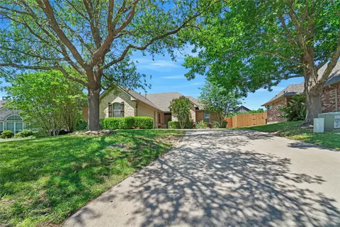 2205 Covington Ct, Sherman, TX 75092