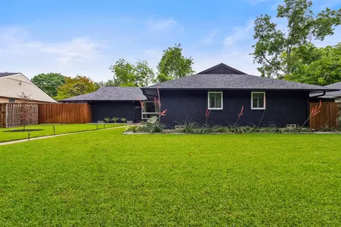 10438 Lippitt Ave, Dallas, TX 75218
