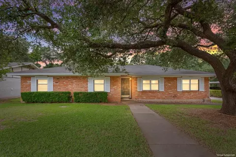 708 Wedgewood Dr, Woodway, TX 76712
