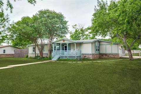 301 Darrell Rd, Roanoke, TX 76262