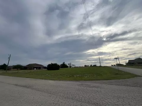 7949 Romeo Ln, Fort Worth, TX 76126