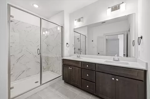 Bath - 818 Trace Hawk Ln, Arlington, TX 76005 photo 2 of 6