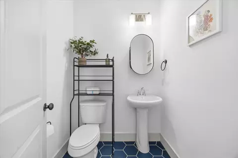 Bath - 818 Trace Hawk Ln, Arlington, TX 76005 photo 1 of 6