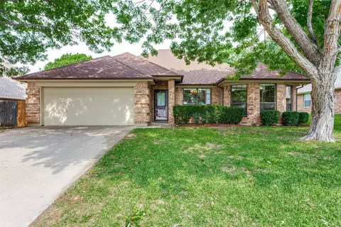 1213 Downwood Dr, Burleson, TX 76028