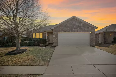 337 Turquoise Dr, Fort Worth, TX 76131