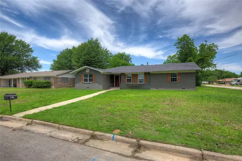 401 Lee St, Sulphur Springs, TX 75482