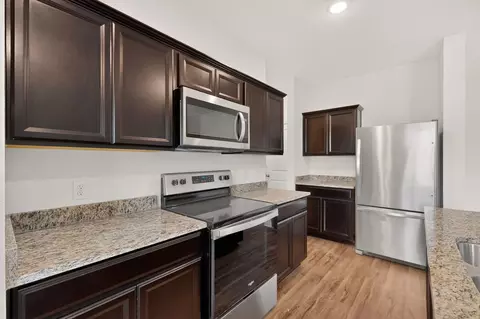 Kitchen - 1918 Wolf Run, Anna, TX 75409 photo 2 of 3