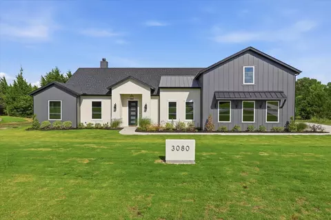 3080 Glen Oaks Dr, Waxahachie, TX 75165