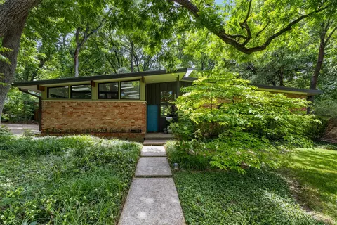 989 N Rustic Cir, Dallas, TX 75218