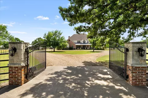 5900 Kings Creek Dr, Kaufman, TX 75142