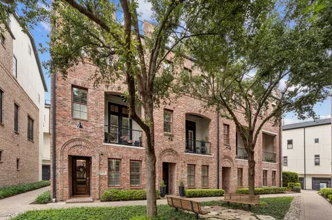 2141 Norlock Ln, Dallas, TX 75201