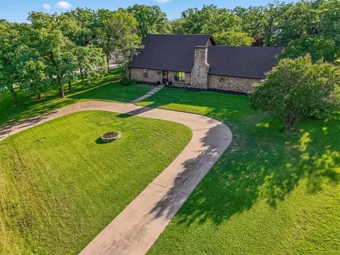 180 N Woodland Trl, Double Oak, TX 75077