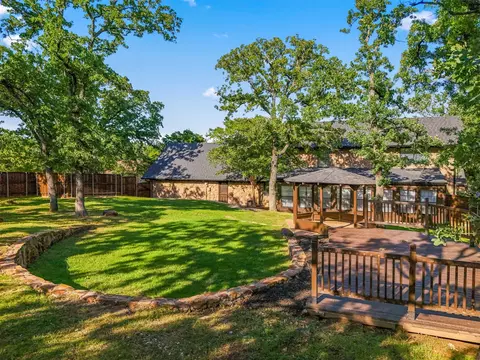180 N Woodland Trl, Double Oak, TX 75077